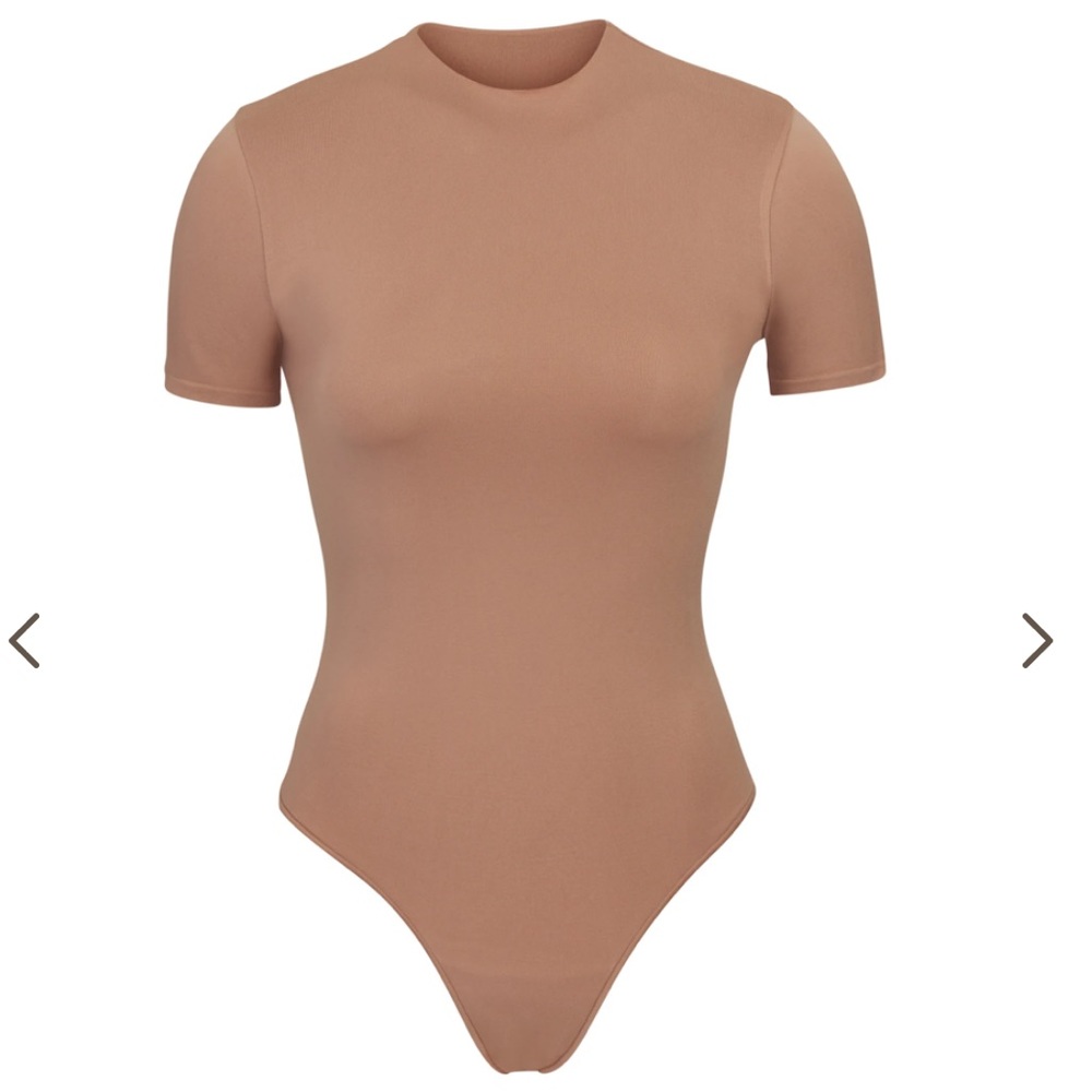 Sold! SKIMS essential t-shirt bodysuit in tigers eye size XXS/XS